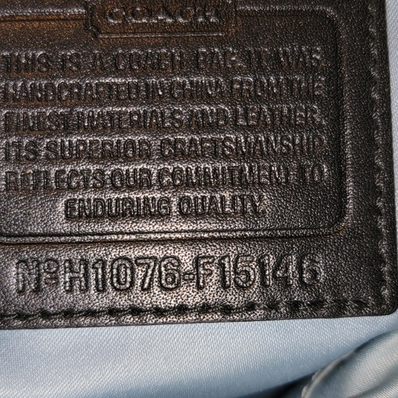 Coach F15146 Gallery Signature Leather Trim Tote Bag Black and Ivory - Picture 3 of 3